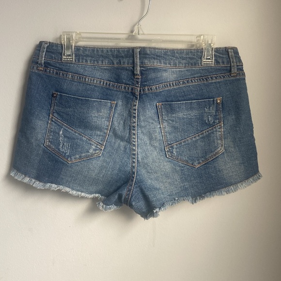 JustFab cutoff shorts - Picture 4 of 4